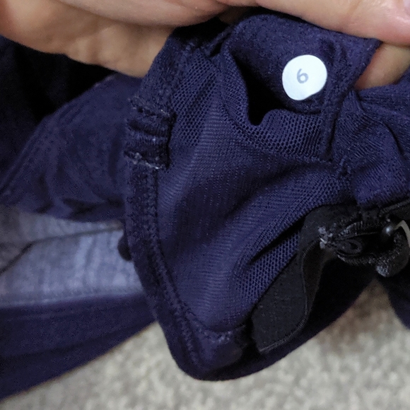 Lululemon Racerback Tank - Size 6 - Picture 4 of 8